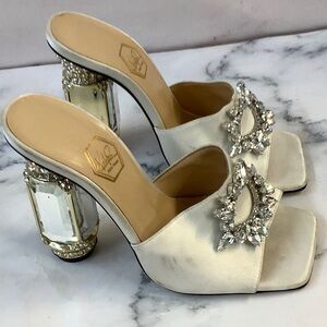 NWT Nalebe Aurum Crystal Embellished Heels - White - Size 5